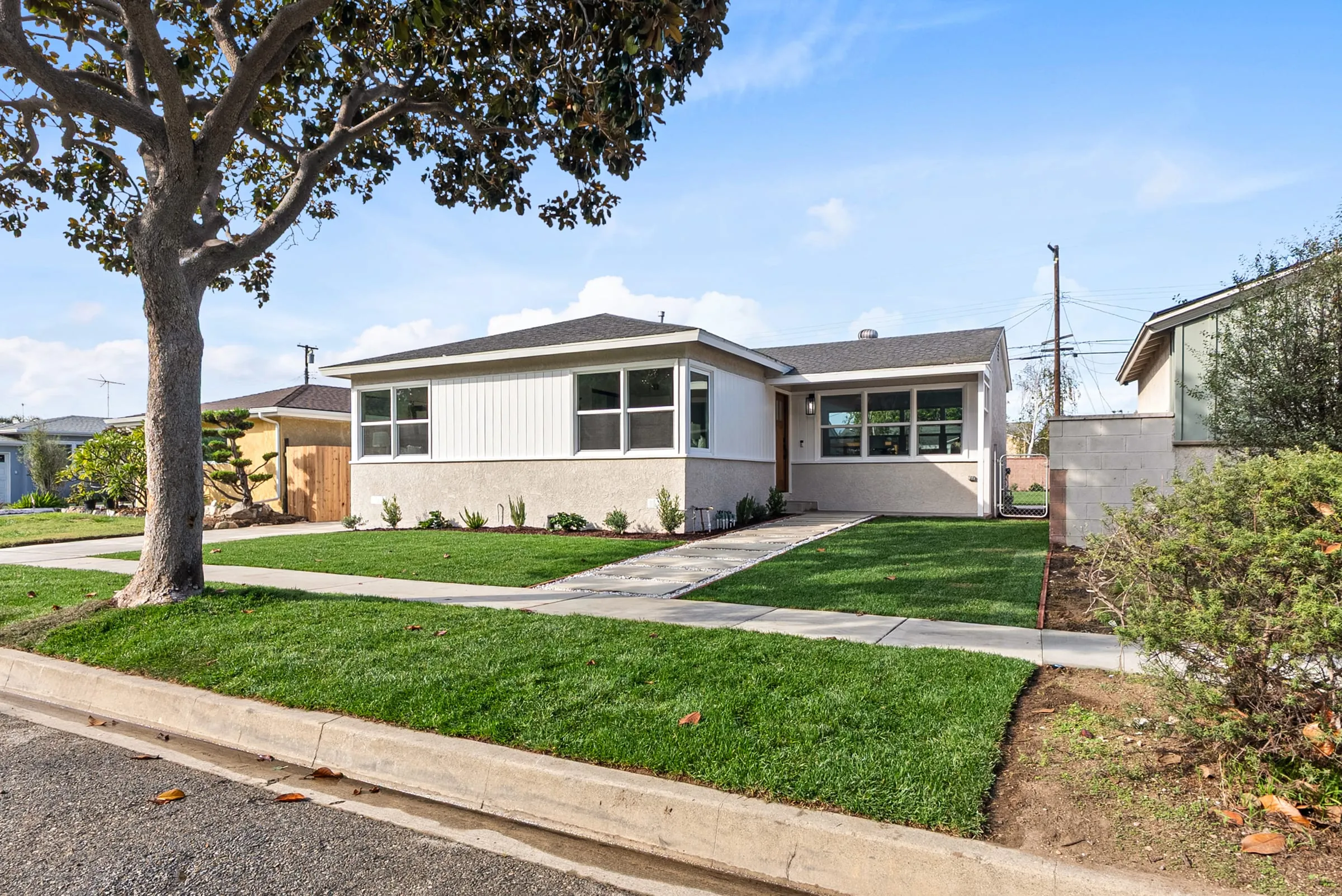 13299 Glasgow Pl Hawthorne, CA 90250