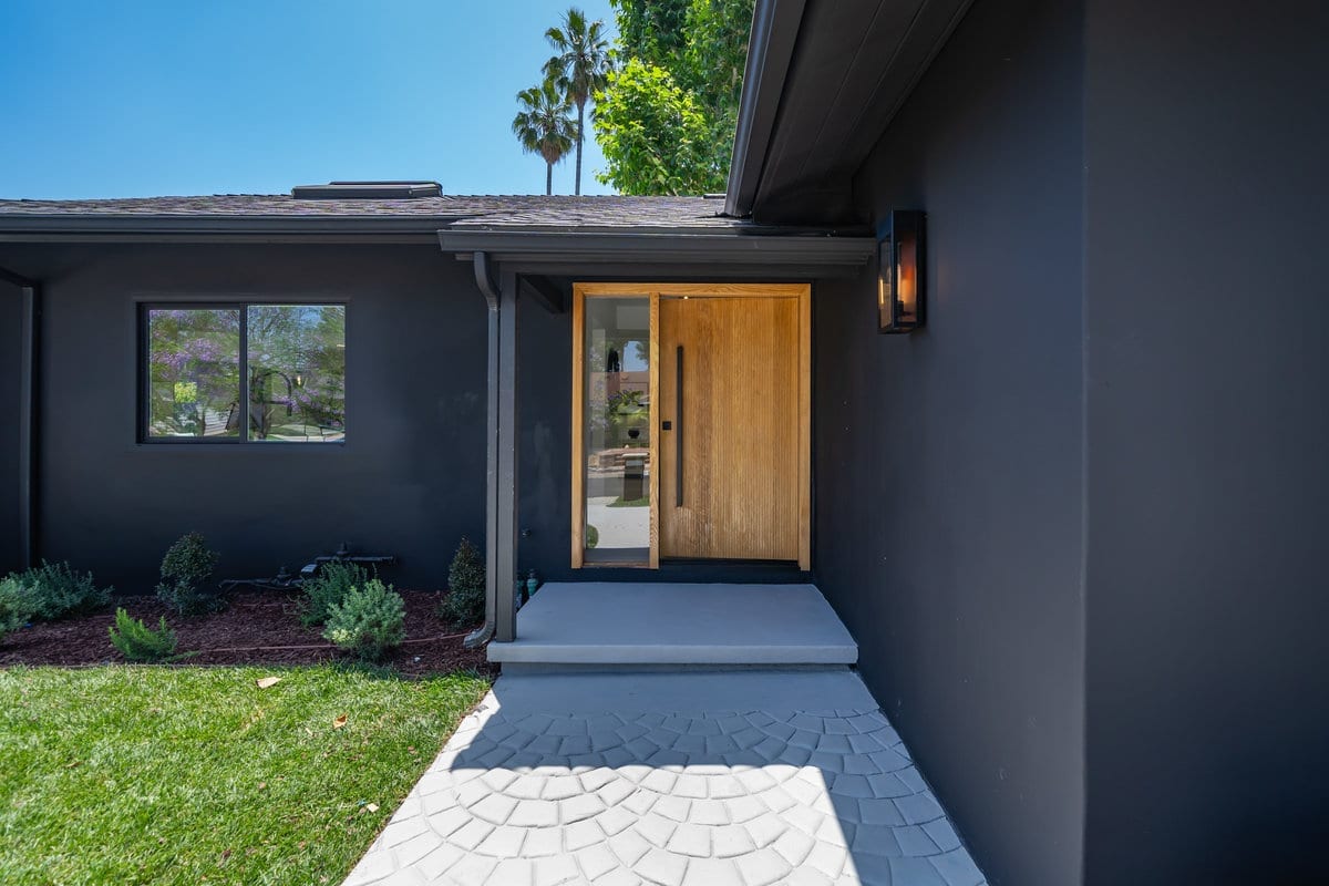 5717 Larryan Dr Woodland Hills, CA 91367