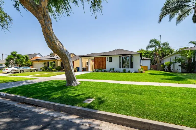 3434 Redondo Blvd Los Angeles, CA 90016